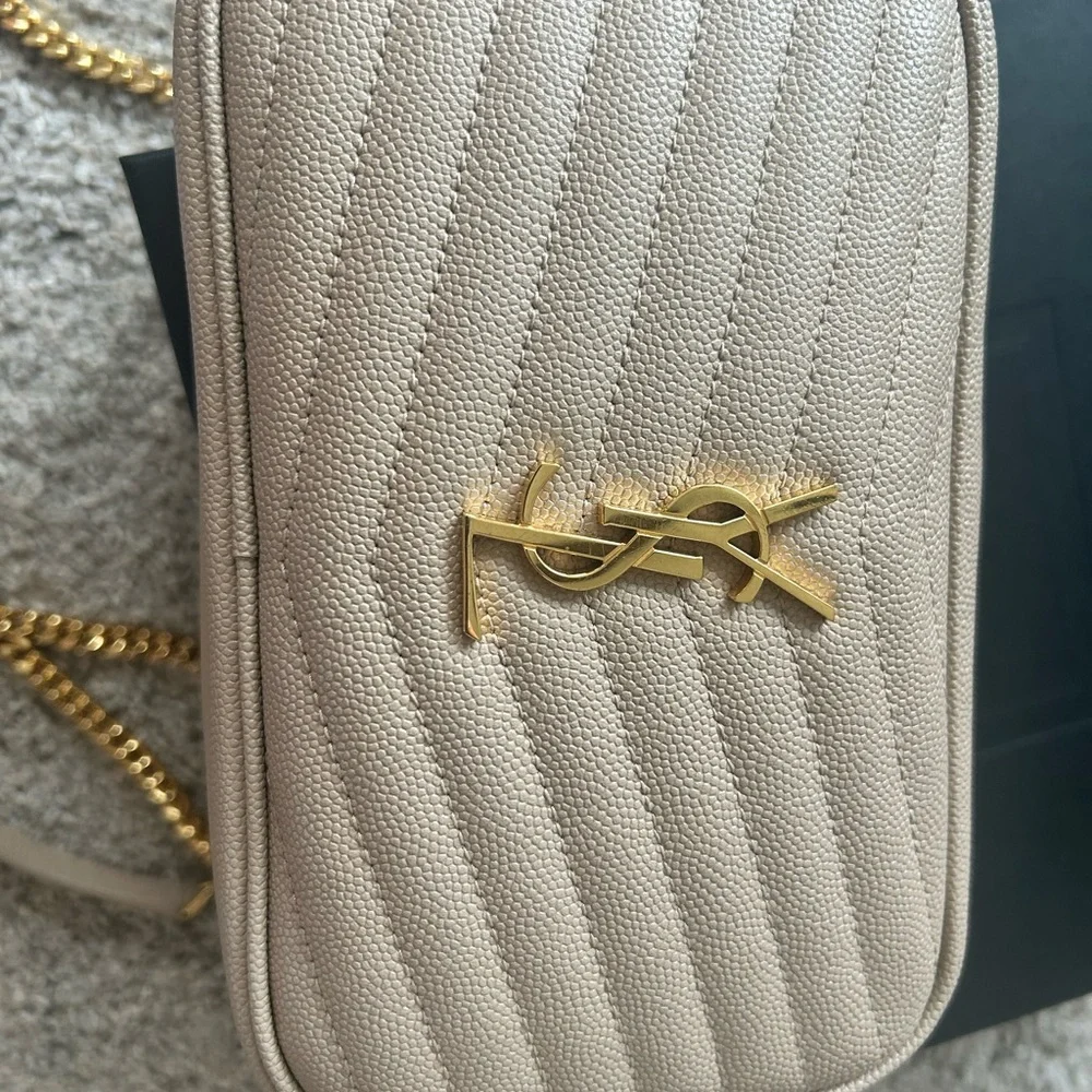 Yves Saint Laurent Mini Lou Camera Beige Quilted Crossbody Bag - Picture 2 of 8